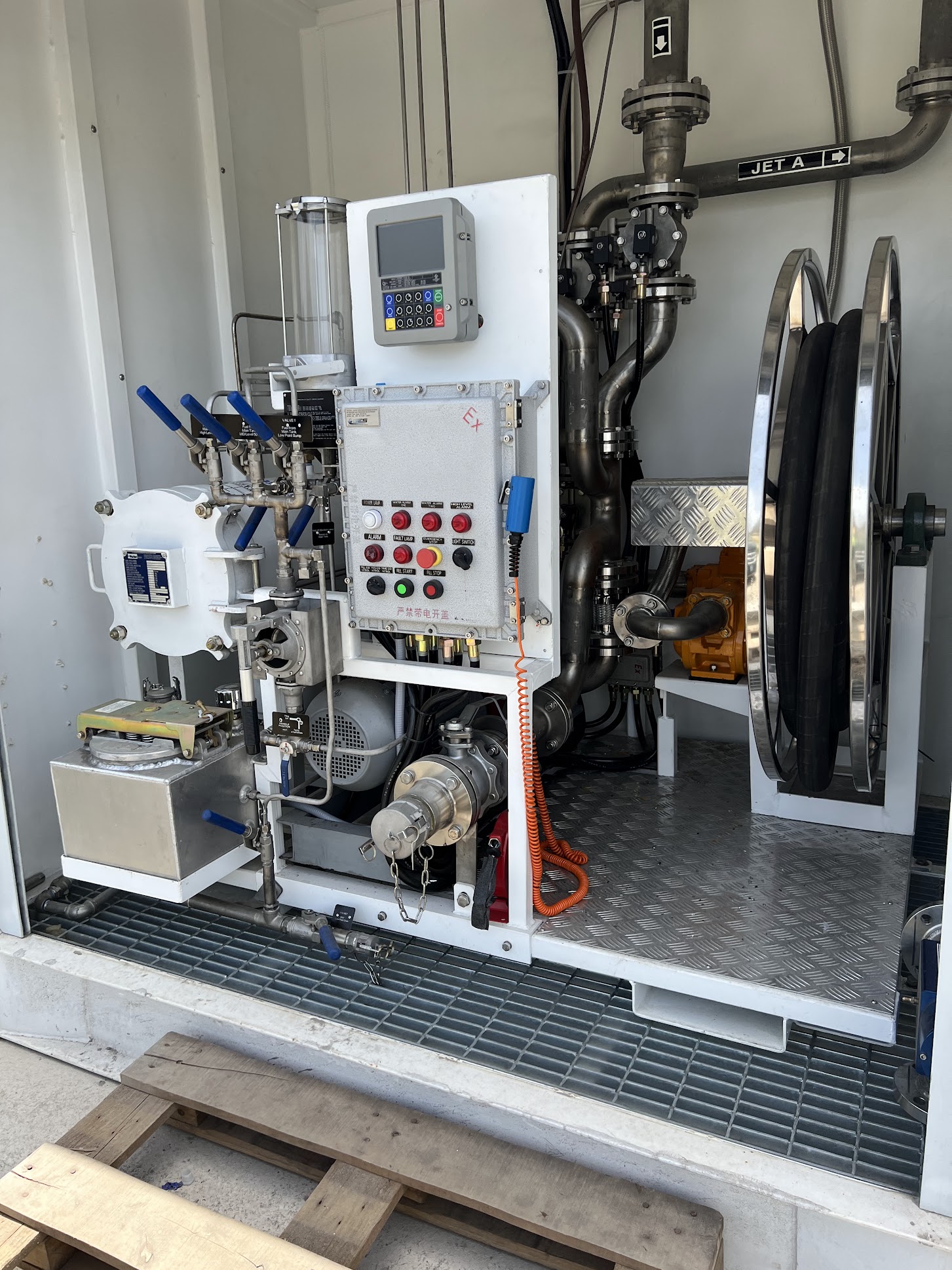 Statia Pump System Interior